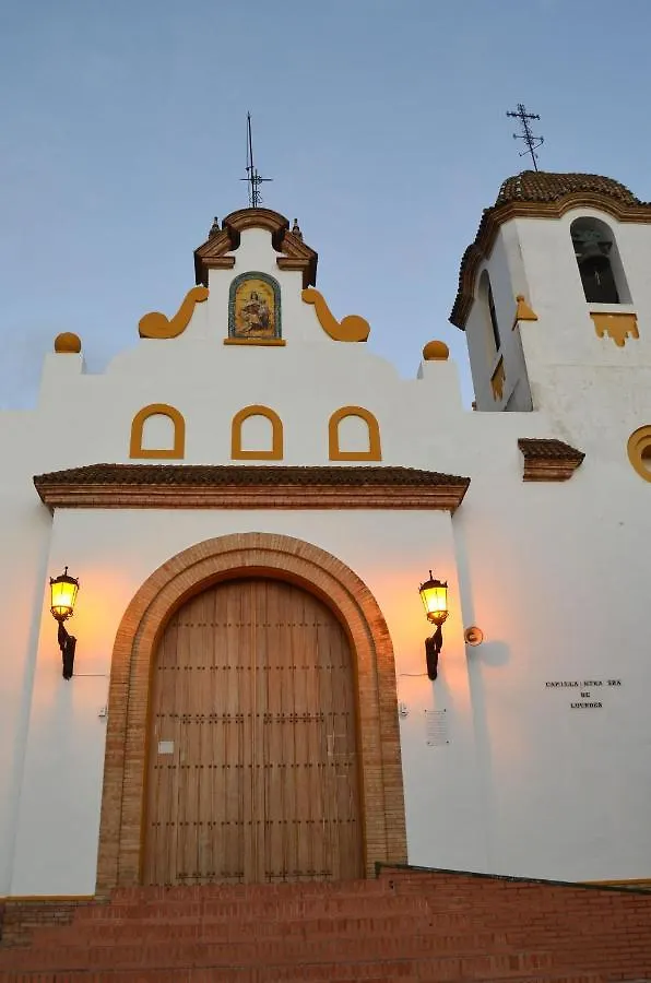 فندق Hostal Dona Antonia Punta Umbría 2*,